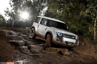 Odroczona premiera nowego Land Rovera Defendera