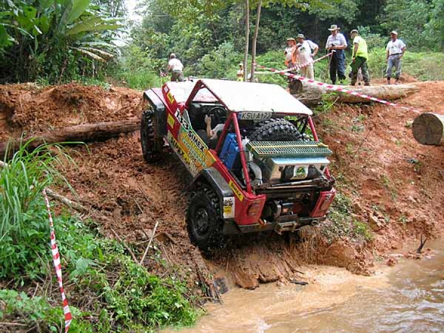 Żar tropików - Rainforest Challenge 2004