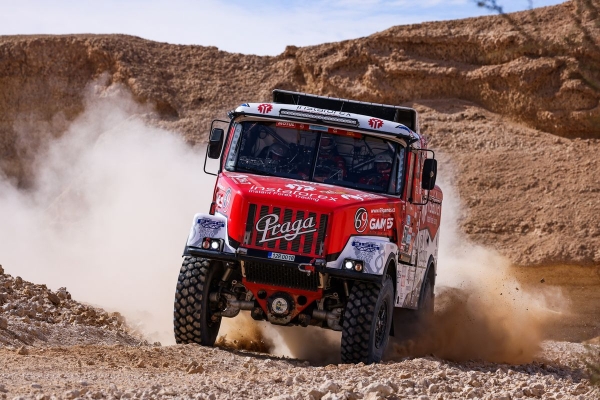 VI etap Dakar 2022. Zwycięstwo Sandersa i Terranovy, dramat Andujara